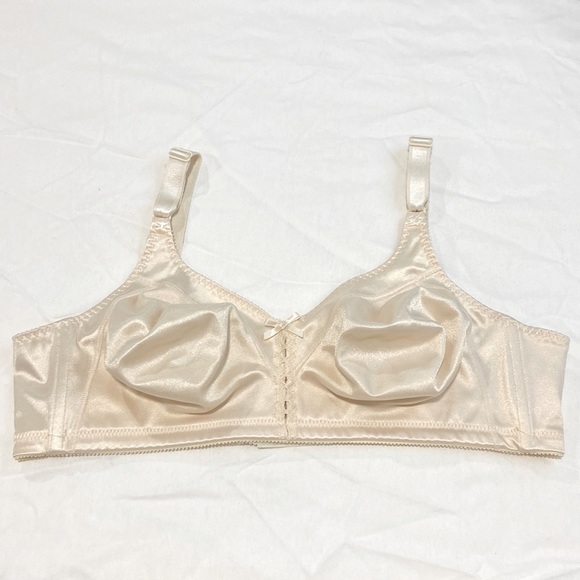 Bali Intimates & Sleepwear Vintage Bali Wire Free Bra Women Plus